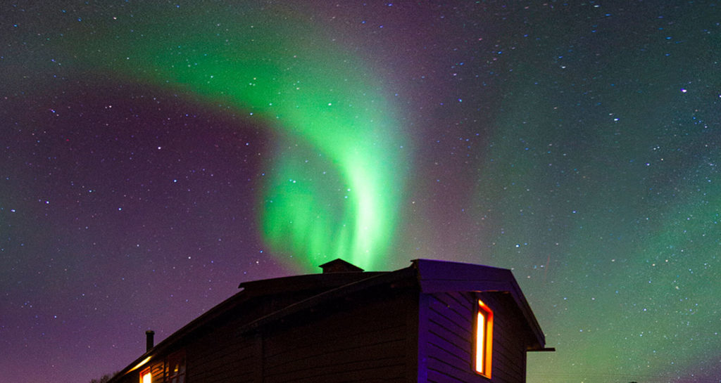 6 tips for chasing Auroras on a budget